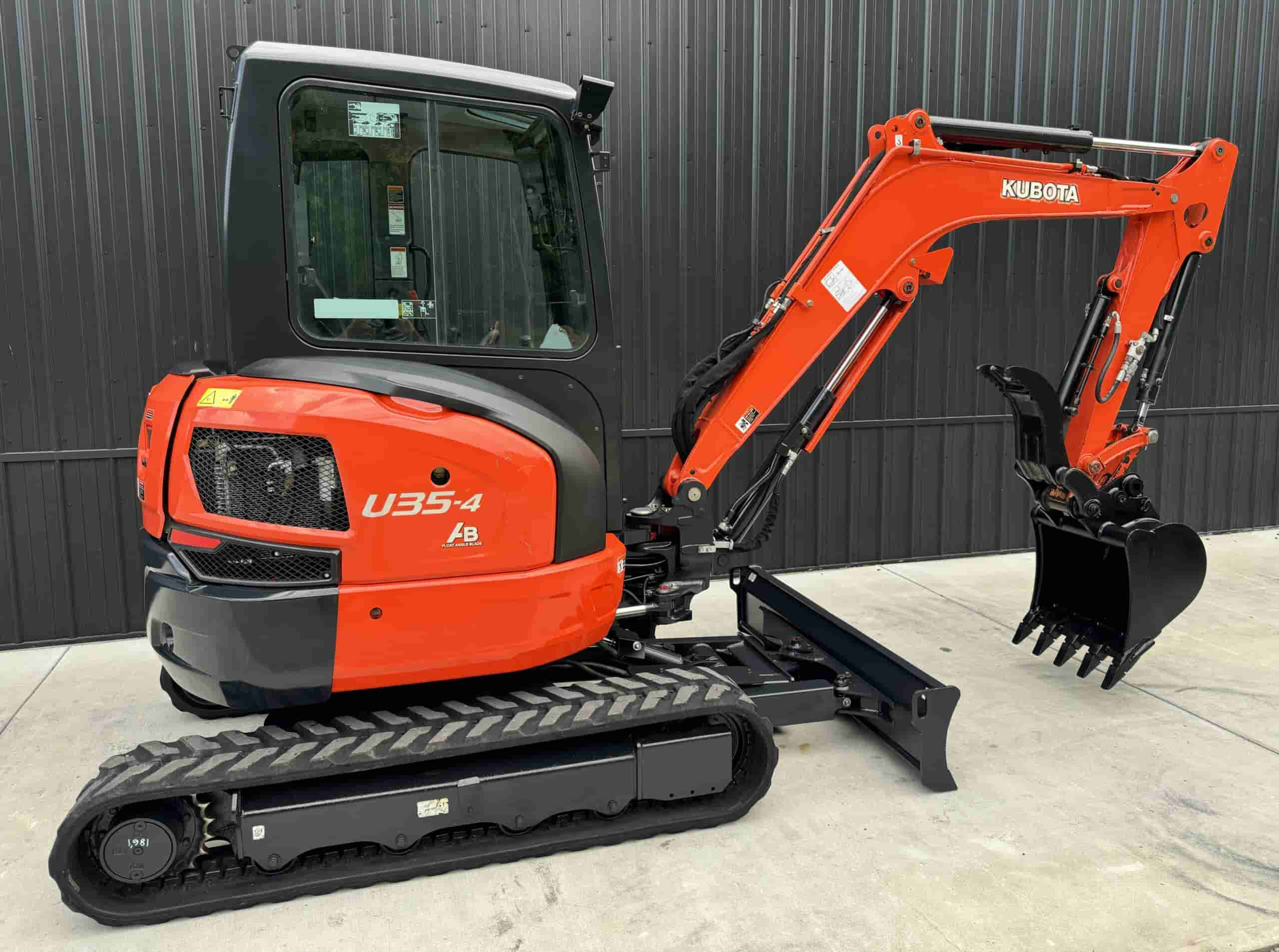 2019 KUBOTA U35-4
